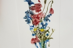 jarra-azul-con-flores-silvestres